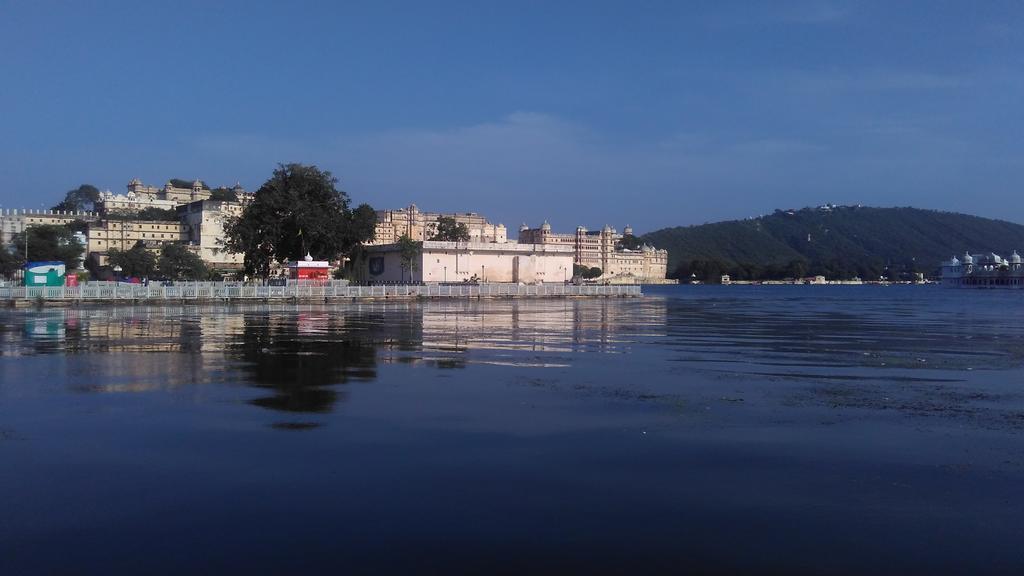 Lake Face Udaipur Bagian luar foto